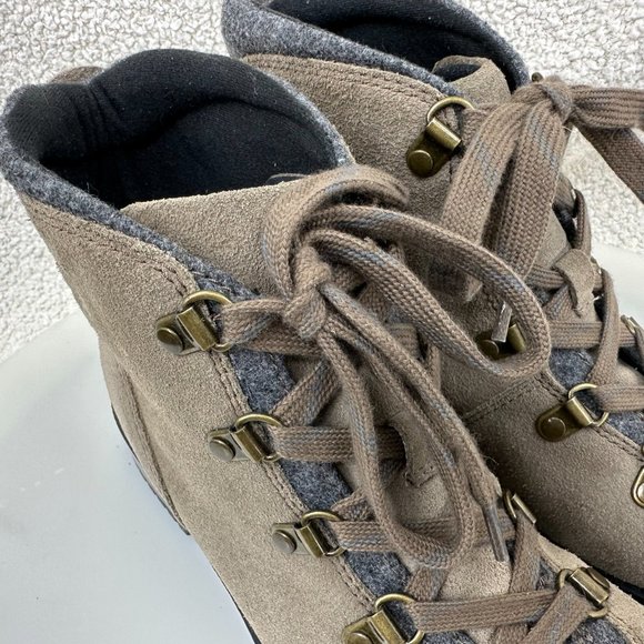 CLARKS Suede Leather Hiking Boots Faralyn Alpha Waffle Fashion Women’s size 7.5 - Picture 8 of 16